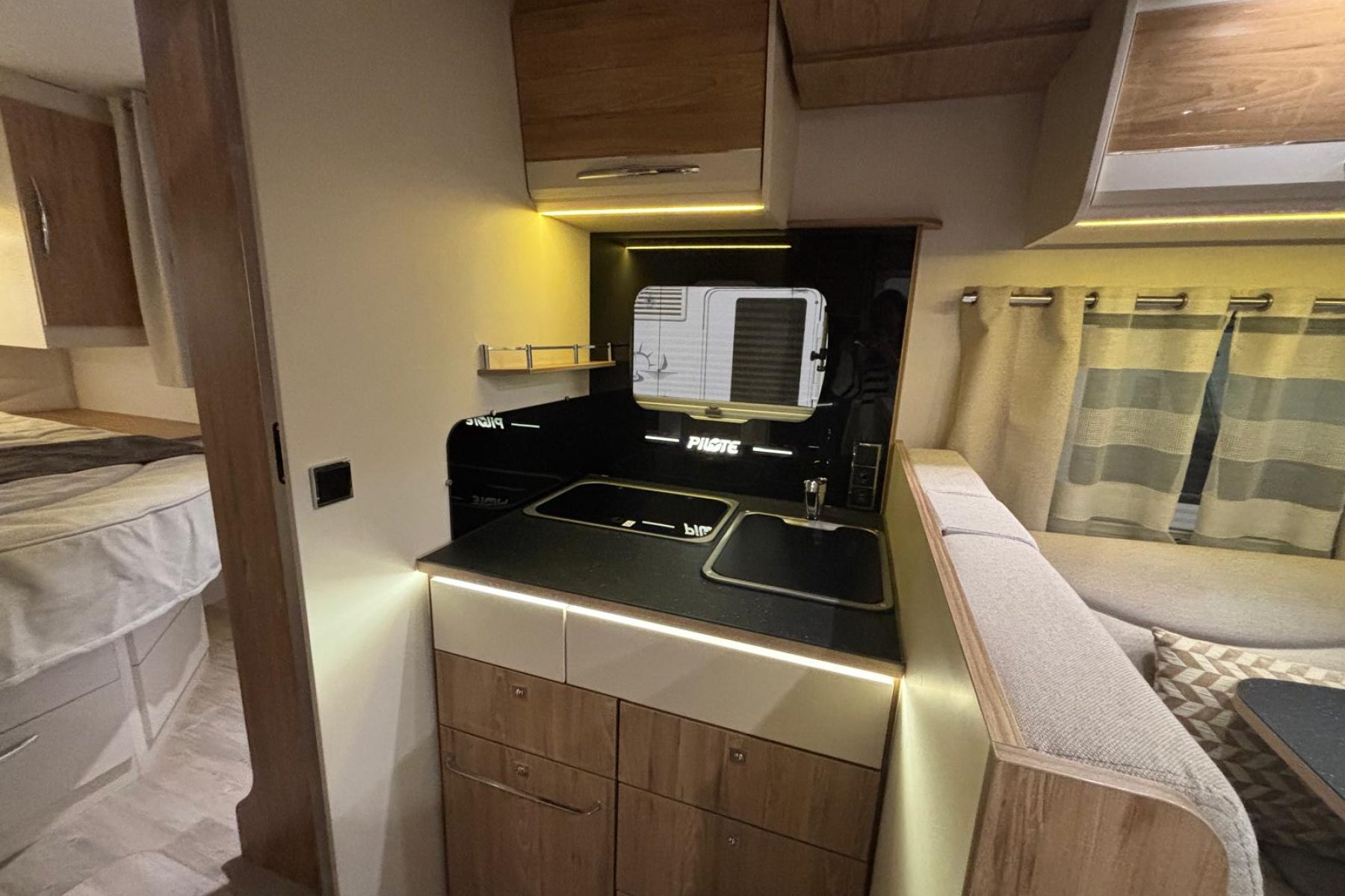 WhatsApp Image 2025-12-01 at 18.55.34 (3)