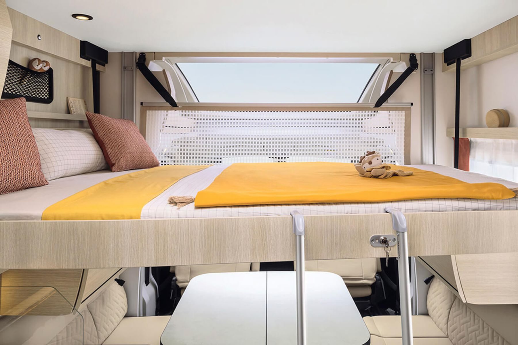 dormitorio-cama-elevable-rapido-666F-valcaravan