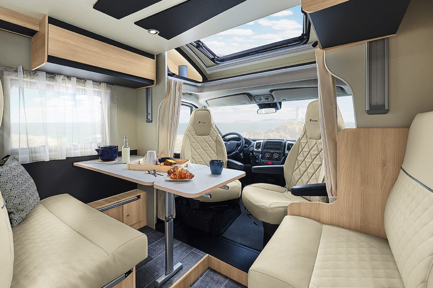 interior-itineo-cozi-pj700-valcaravan